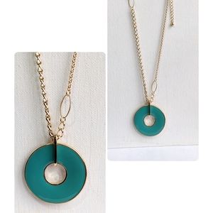 Old Navy women's Gold-toned pendants necklace